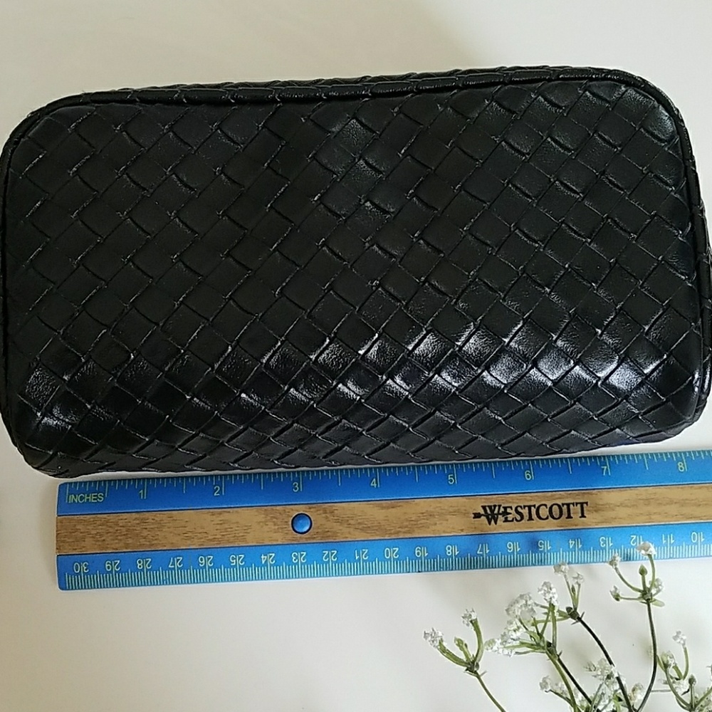 š„SEE NEW LISTINGš„ Cosmetic Case w/ Free Gloss - Picture 5 of 9